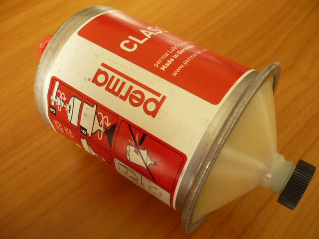 Schmierstoffgeber Perma Tec Classic SF Fett für Becker Twin Ram Unterflur-Bühne Schmierstoffgeber Perma Tec Classic SF Fett für Becker Twin Ram Unterflur-Bühne