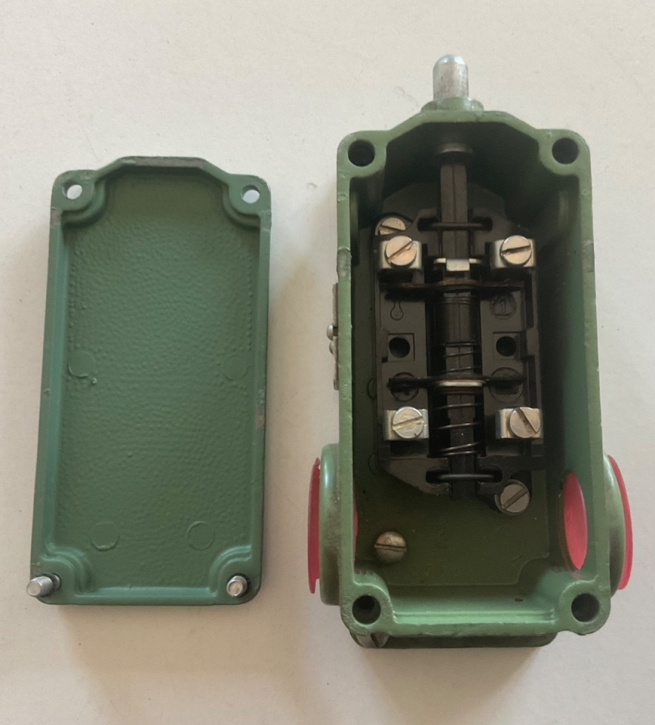 EAW Endschalter Schaltkontakt Kontaktsystem Grenztaster switch 6720.004 VEB DDR