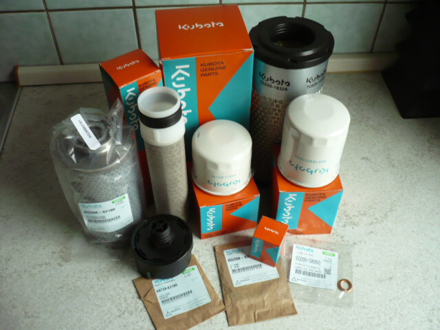 Service Wartungsatz Filterset Ölfilter Kraftstofffilter Kubota KX027-4 KX030-4