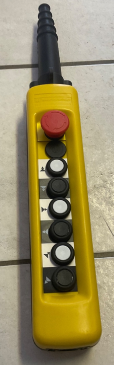 Telemecanique XAC A882H44 Hängetaster Steuerflasche Handsteuerung Kransteuerung