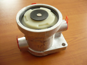 VEB Anhänger Steuerventil Bremsventil Anhägerbremsventil Takraf Gabelstapler DFG 6302 T174 HW60 HW80 IFA 2652
