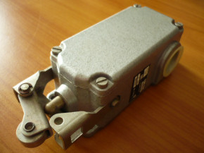 EAW Endschalter Schaltkontakt Kontaktsystem Grenztaster switch 6720.006 VEB DDR