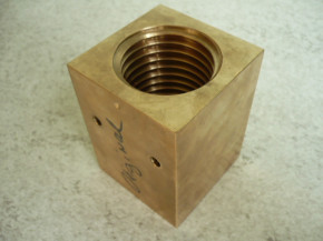 Sicherheitsmutter Fangmutter für Zippo Hebebühne Typ 1211 1250 1506 1511 1301 1271 1531 1515 etc. 45x5x80mm