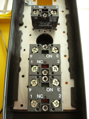 Telemecanique XACA04 Hängetaster Steuerflasche Handsteuerung Kransteuerung