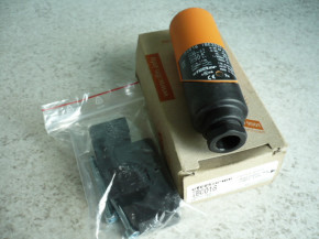 Induktiver Sensor efektor Näherungsschalter IB0016 IBE2020 FBOA VEB Arbeitsbühne Typ FHB 12.1