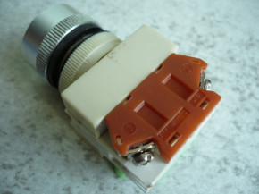 Steuerschalter Taster Schaltkontakt Drucktaster Push Button Switch Longus ELK CL