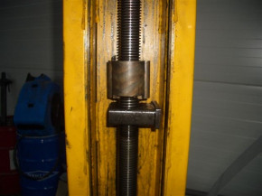 Lifting nut, load nut or lift nut for Romeico 230 Beissbarth / FOG 444 lift