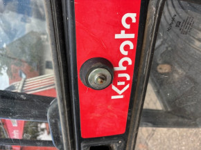 Schließbolzen Türstopper Türschloß Kabinenschloß Kubota KX61-3 / BKX101-3 Alpha 3 Bagger RG51846290