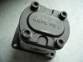 Hydraulikpumpe Konstantpumpe Außenzahnradpumpe für Scherenbühne o. Unterflurhebebühne Slift z.B. Typ Duett DHR 2,5 1800 DHA DHK - Maestro Typ MB30-44-R4G