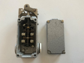 EAW Endschalter Schaltkontakt Kontaktsystem Grenztaster switch 6720.006 VEB DDR