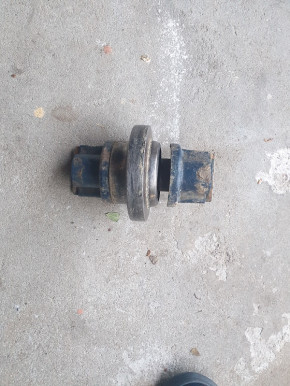 Roller guide roller idler sprocket track roller Kubota KX41-2 RG00121700