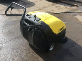 Kärcher KM 85 / 50 W B Kehrmaschine Kehrsaugmaschine Hand Besen Professional